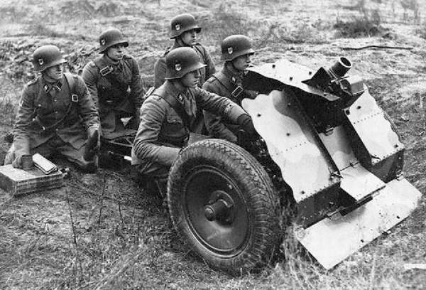 The MPF's historical antecedent: the German Army's 7.5 cm leichtes Infanteriegeschütz.